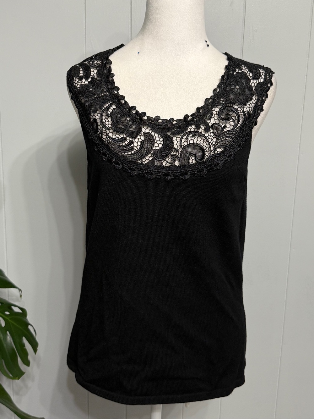 #18)  Alberto Makali Black Lace-Trim Sleeveless Camisole